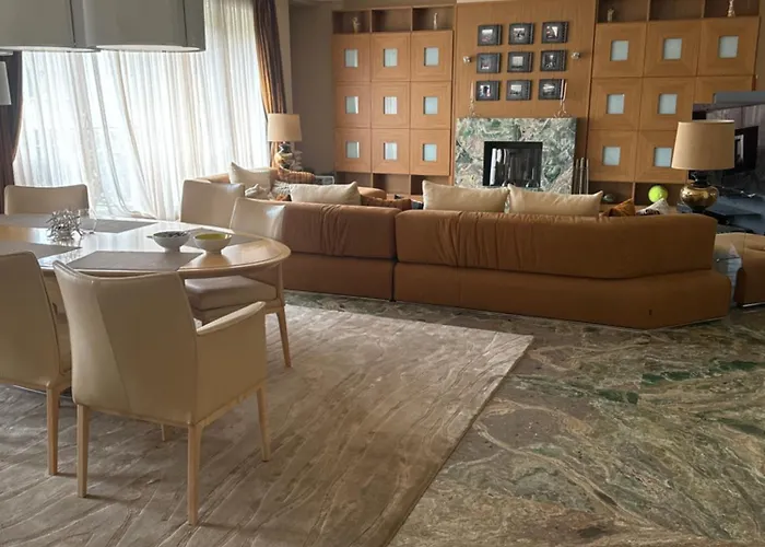 Av Foch Luxury Apartment